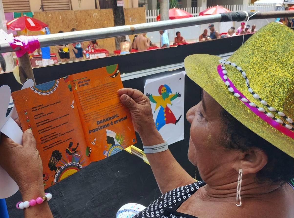 Prefeitura lança cartilha de combate ao racismo com orientações para foliões