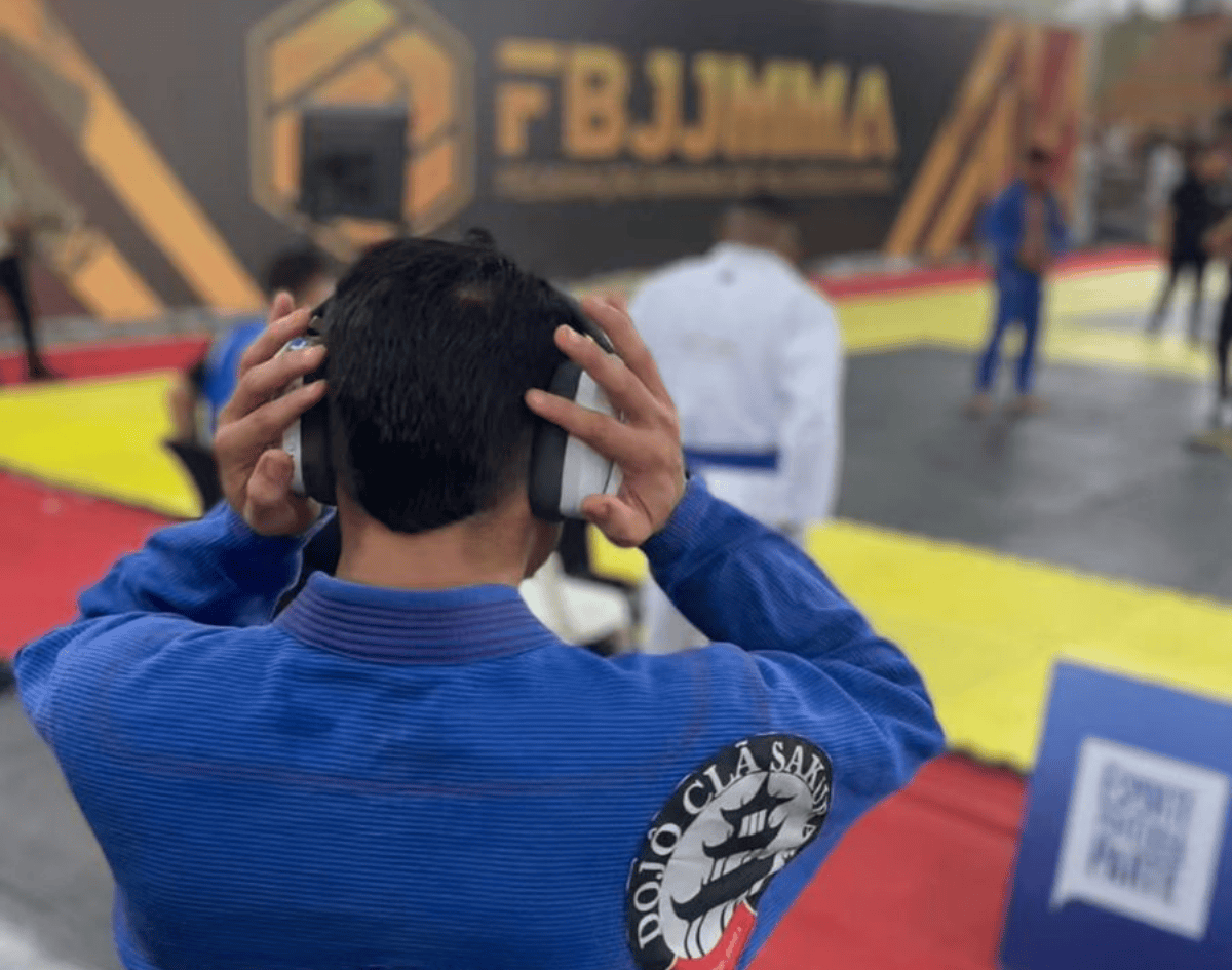 Castelo Branco em alta: Matheus Figueiredo sobe ao pódio no jiu-jitsu