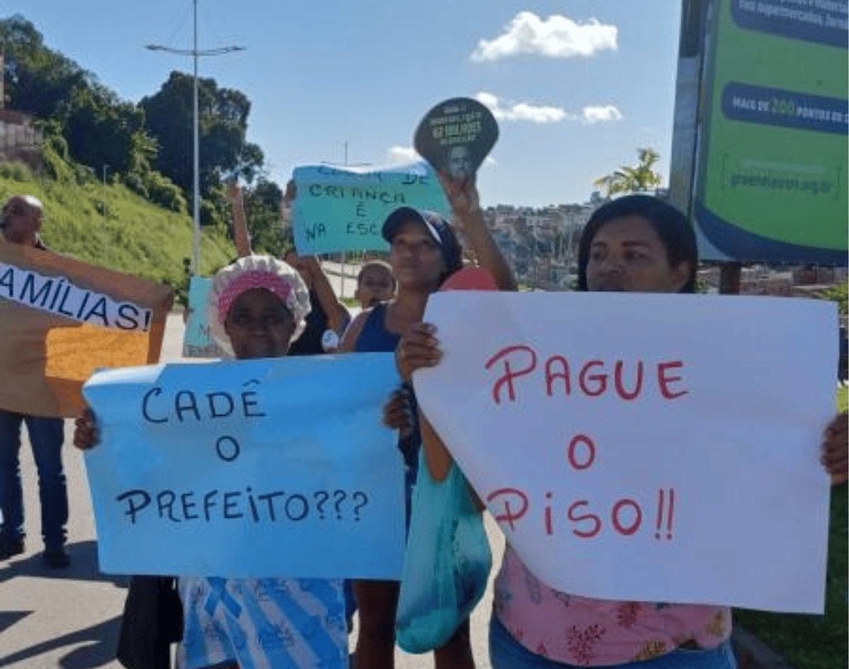 Moradores, pais e alunos realizam protesto na 29 de Março por volta às aulas
