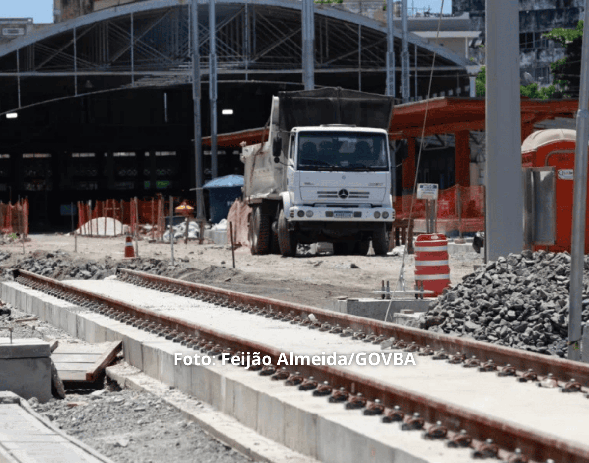 VLT de Salvador avança: Trecho 1 alcança 50% de conclusão e trens entram em fase de operação assistida